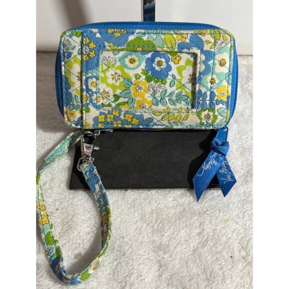 Vera Bradley Handbags - EUC Vera Bradley All-In-One Wristlet Wallet- English Meadow